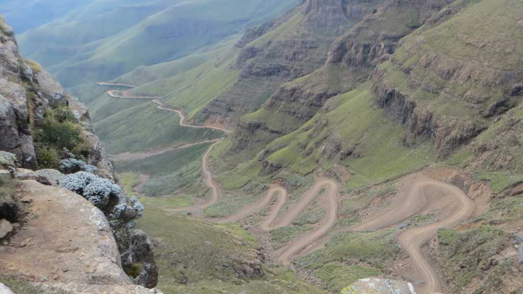Col du Sani et les montagnes du Drakensberg